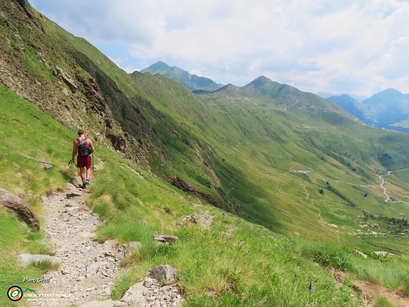 63 Sul sent. 161 scendiamo verso Ca' San Marcol.JPG